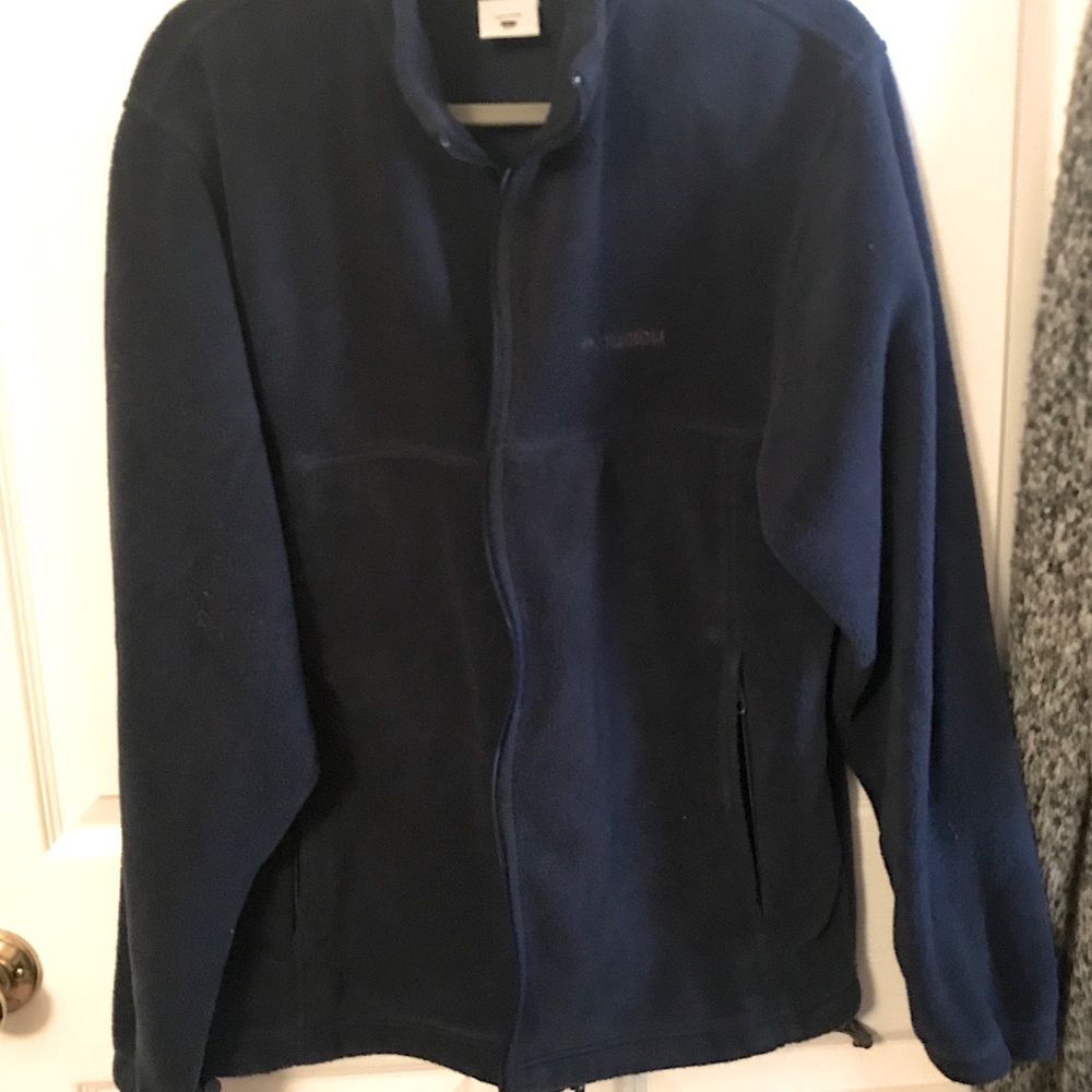Men”s Columbia fleece jacket. Navy blue. Large
